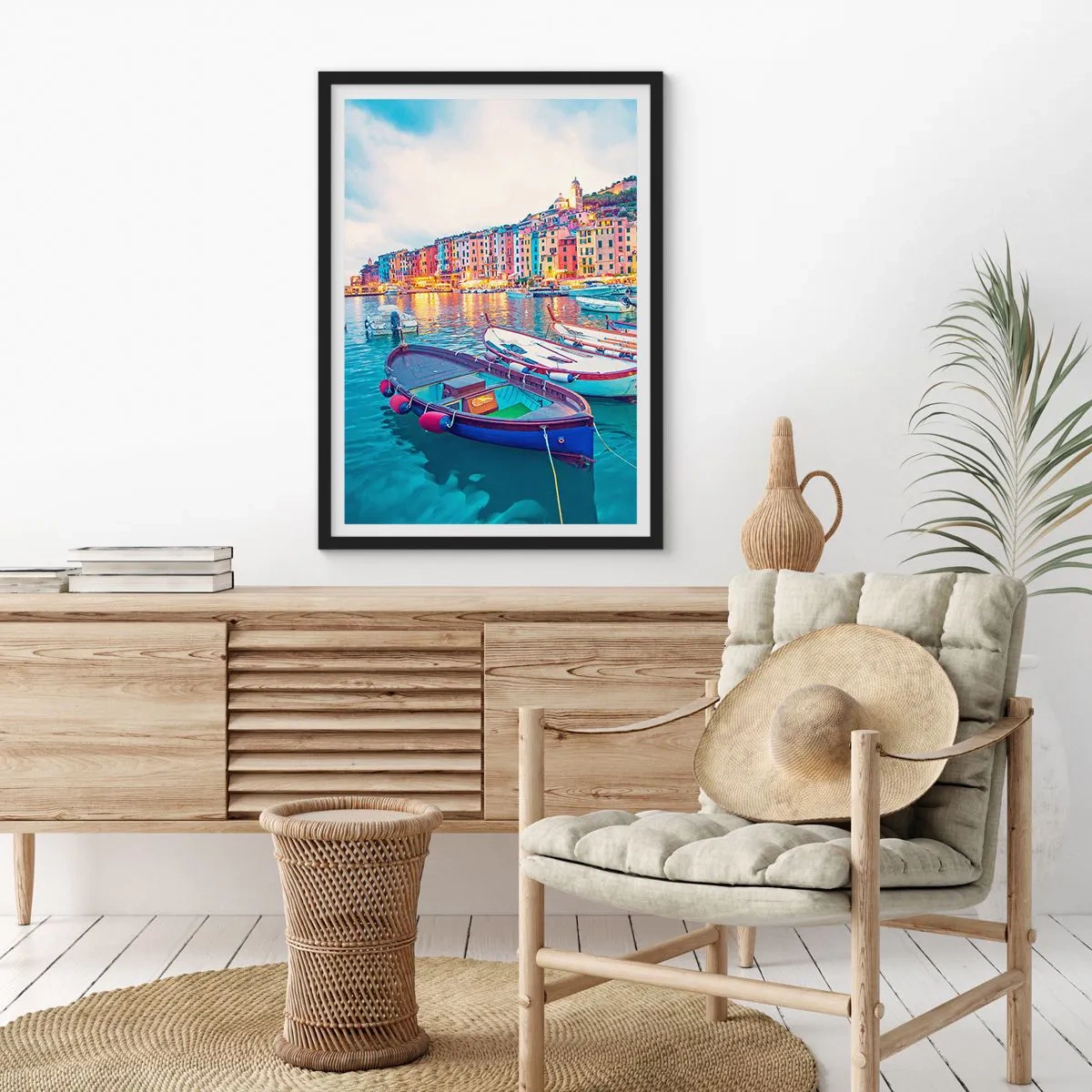 Plagát v čiernom ráme - Farebné domy a lode v prímorskom prostredí - 50x70cm - Farebný večer v prístave - Moderná nástenná dekorácia do obývacej izby a spálne ARTTOR