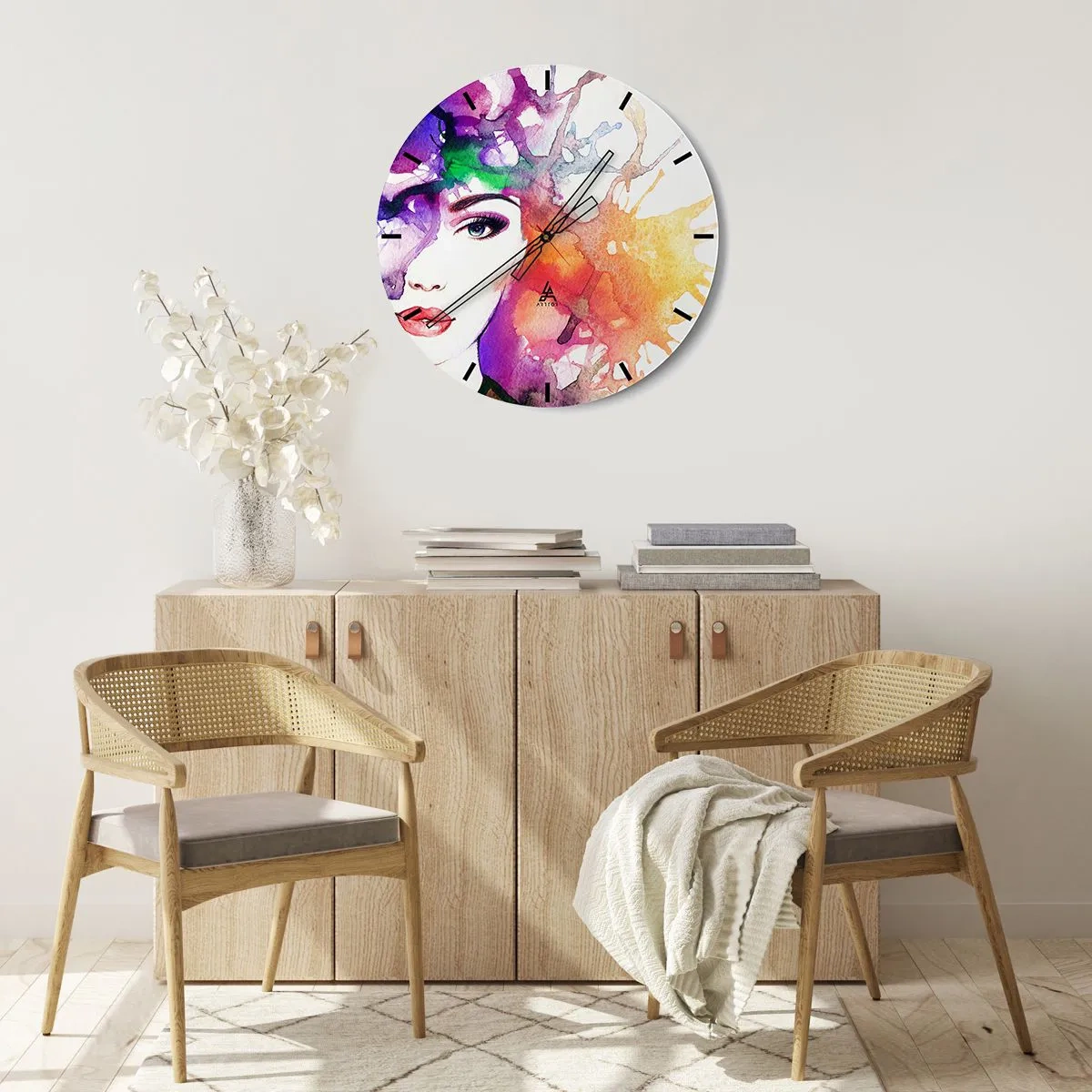 Nástenné hodiny - Abstraktná ženská tvár obklopená farebnými škvrnami - 30x30cm - S hlavou v oblakoch - Moderná nástenná dekorácia do obývacej izby, kuchyne a spálne ARTTOR