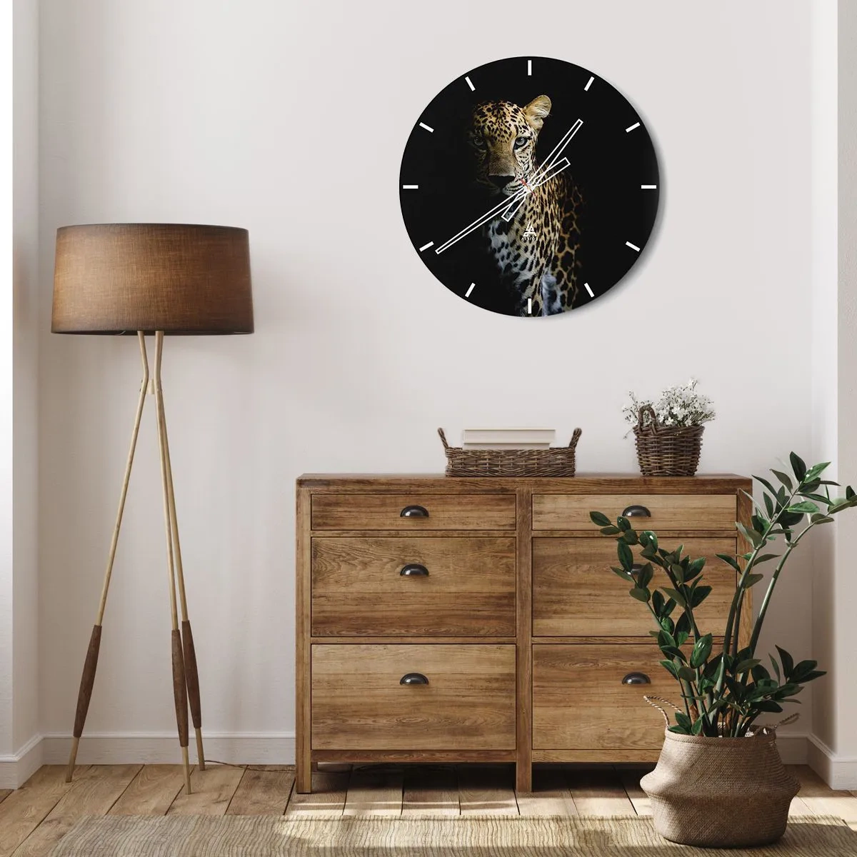 Nástenné hodiny - Panter na čiernom pozadí v čiastočnom tieni - 30x30cm - Temná krása - Moderná nástenná dekorácia do obývacej izby, kuchyne a spálne ARTTOR