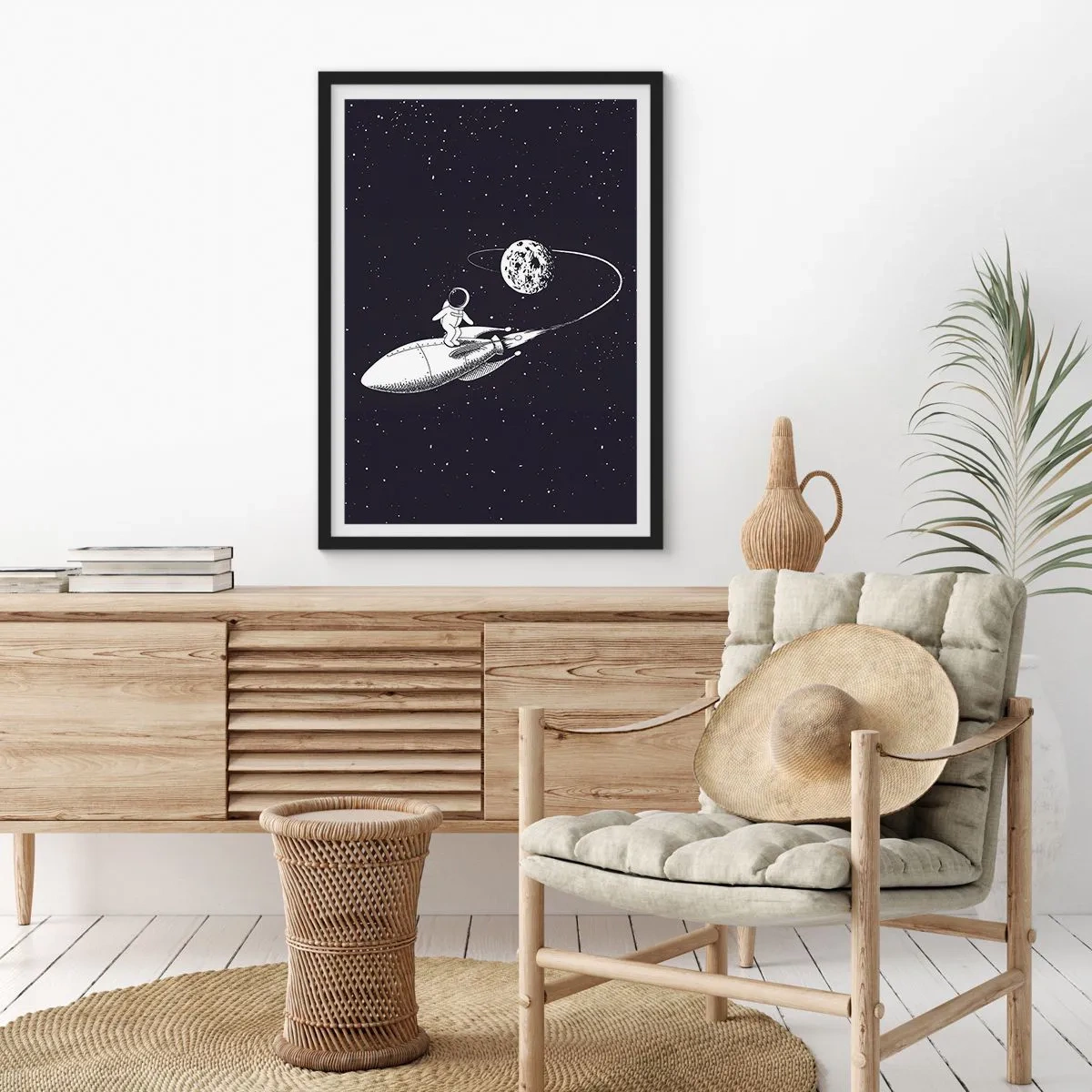 Plagát v čiernom ráme - Astronaut stojaci na rakete letiacej vo vesmíre - 50x70cm - Vesmírny surfista - Moderná nástenná dekorácia do obývacej izby a spálne ARTTOR