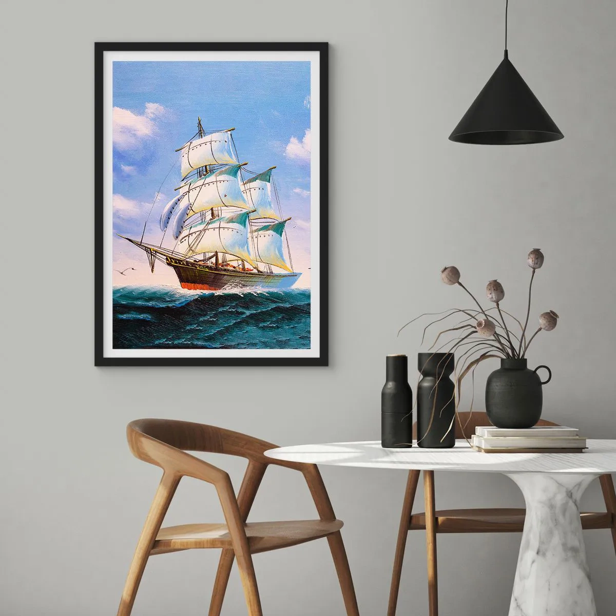 Plagát v čiernom ráme - Plachetnica proti moru, plné plachty - 50x70cm - Hrdo s vetrom - Moderná nástenná dekorácia do obývacej izby a spálne ARTTOR