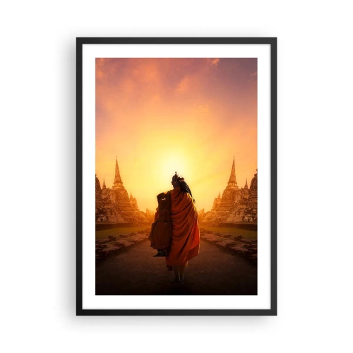 Plagát v čiernom ráme - Budhistický mních v lúčoch vychádzajúceho slnka - 50x70cm - V kľude večnosťou - Moderná nástenná dekorácia do obývacej izby a spálne ARTTOR