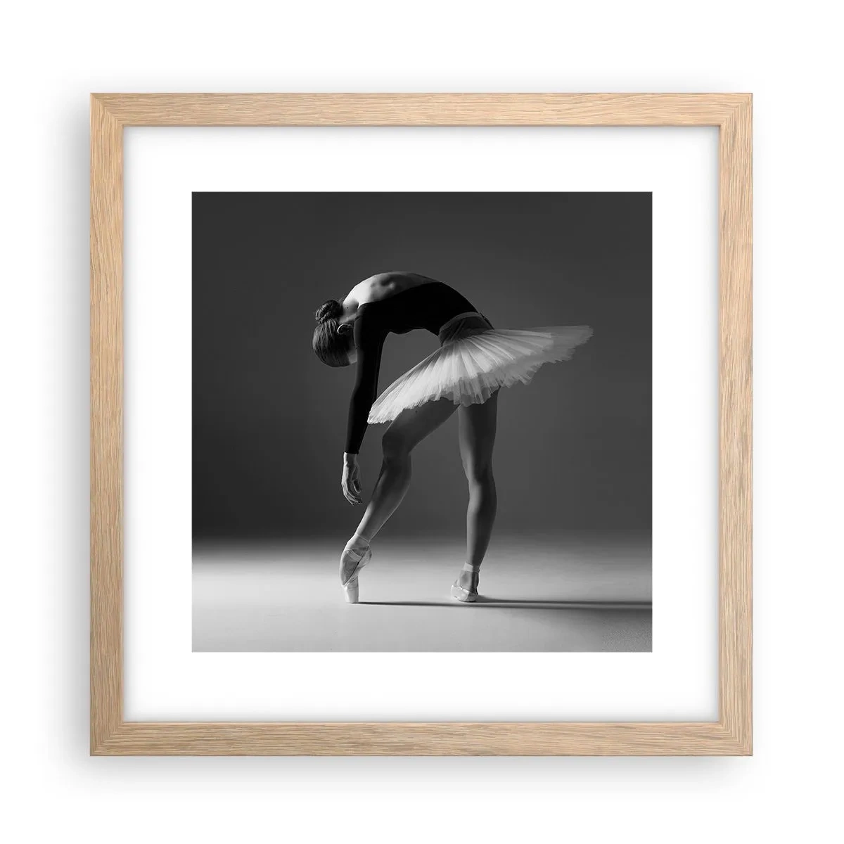 Plagát v ráme zo svetlého duba - Bella ballerina - 30x30 cm
