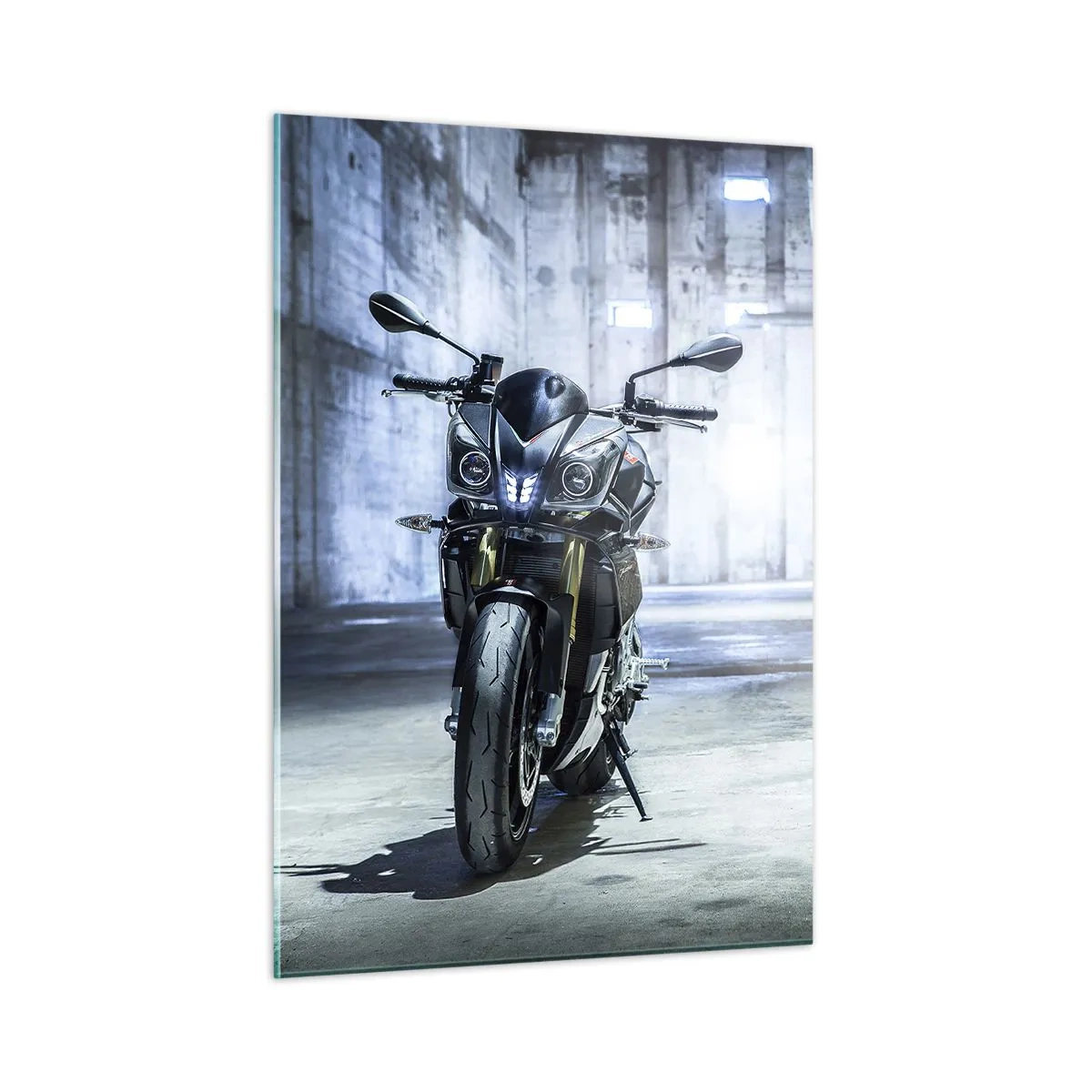 Obraz na skle - Skôr ako zareve motor - 50x70 cm