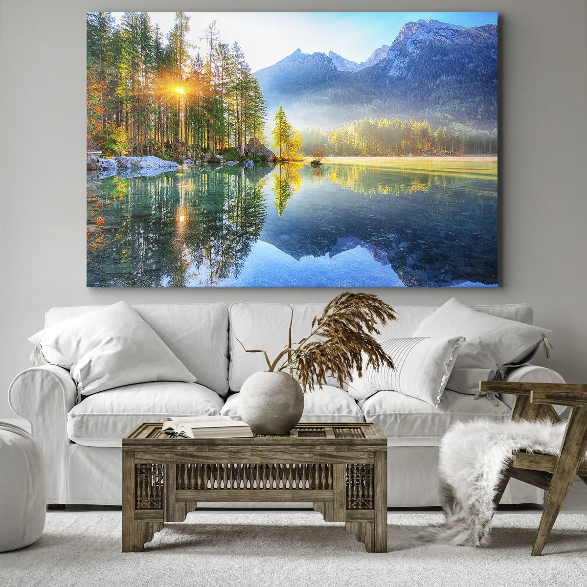 Obraz na plátne - Jazero obklopené horami a lesom v lúčoch slnka - 70x50cm - Majestát a sladkosť - Moderná nástenná dekorácia do obývacej izby a spálne ARTTOR