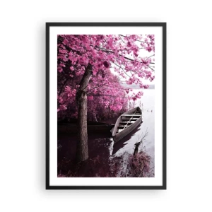 Plagát v čiernom ráme - Loď na brehu jazera pod stromom v kvitnúcich listoch - 50x70cm - V ružovom tichu - Moderná nástenná dekorácia do obývacej izby a spálne ARTTOR