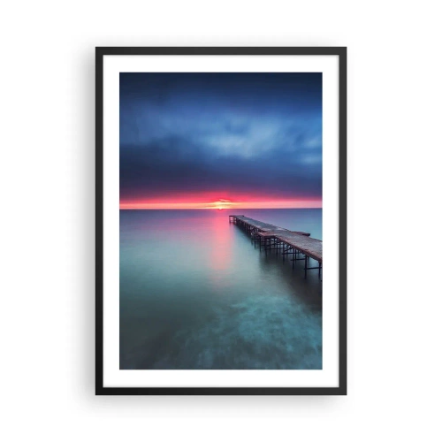 Plagát v čiernom ráme - Mólo siahajúce do pokojného mora pri západe slnka - 50x70cm - Medzi nebom a zemou - Moderná nástenná dekorácia do obývacej izby a spálne ARTTOR