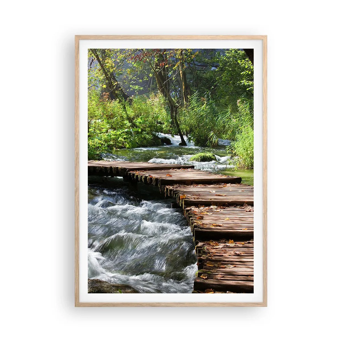 Plagát v ráme zo svetlého duba - Pri spenenom vodopáde - 70x100 cm