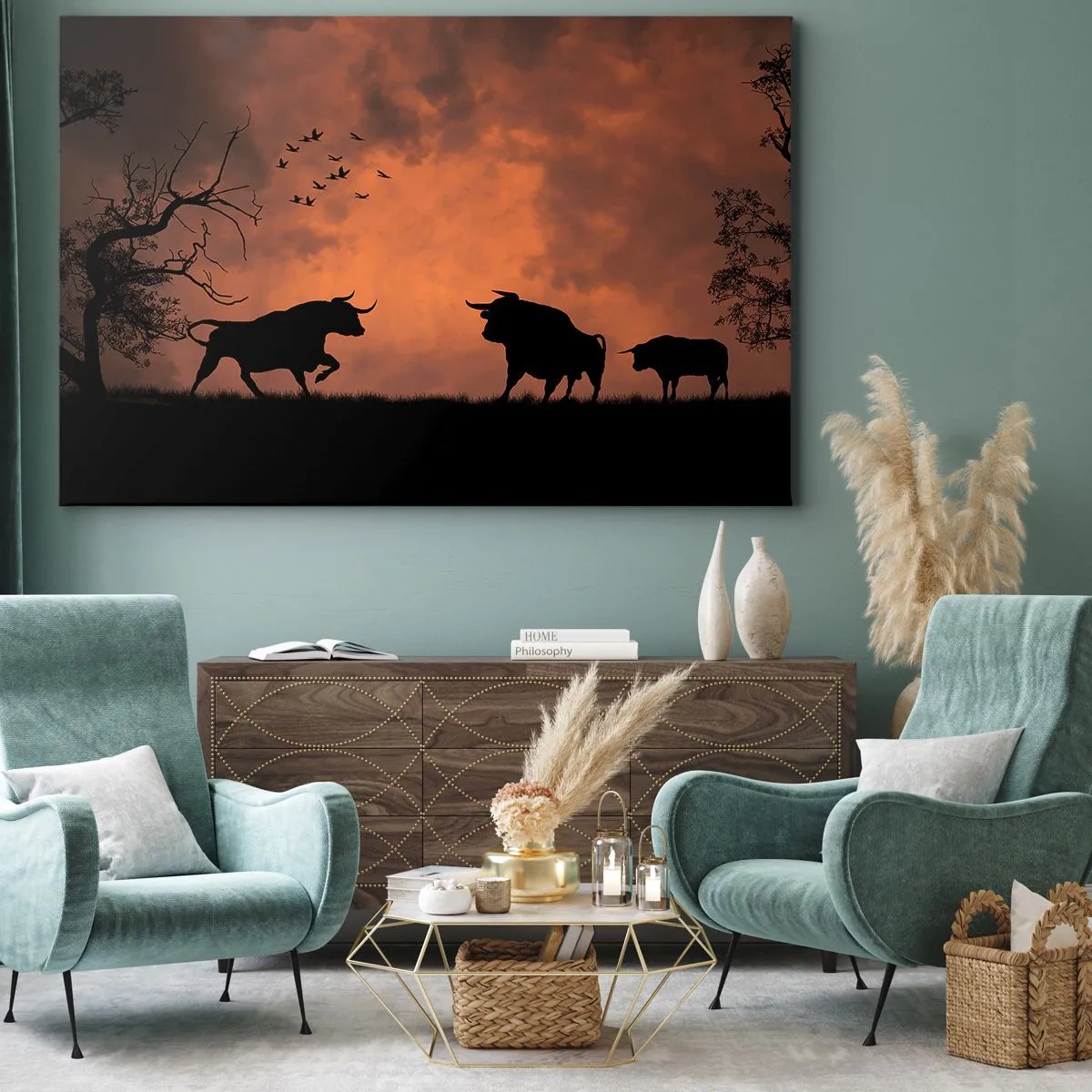 Obraz na plátne - Siluety býkov proti oranžovej oblohe pri západe slnka - 70x50cm - Dramatické predstavenie prírody - Moderná nástenná dekorácia do obývacej izby a spálne ARTTOR