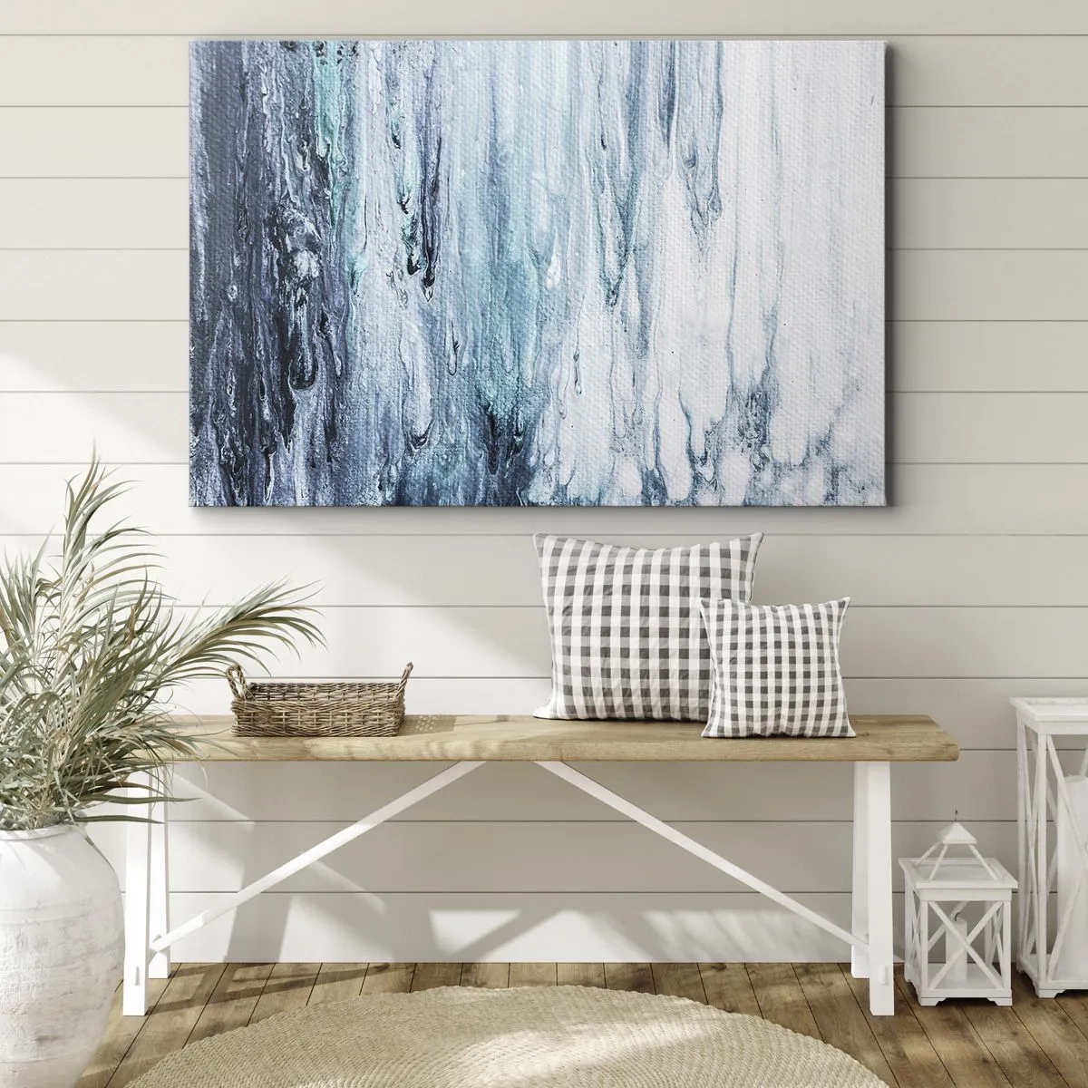 Obraz na plátne - Abstraktné modré a biele pruhy pripomínajúce cencúle - 70x50cm - Modré cencúle - Moderná nástenná dekorácia do obývacej izby a spálne ARTTOR