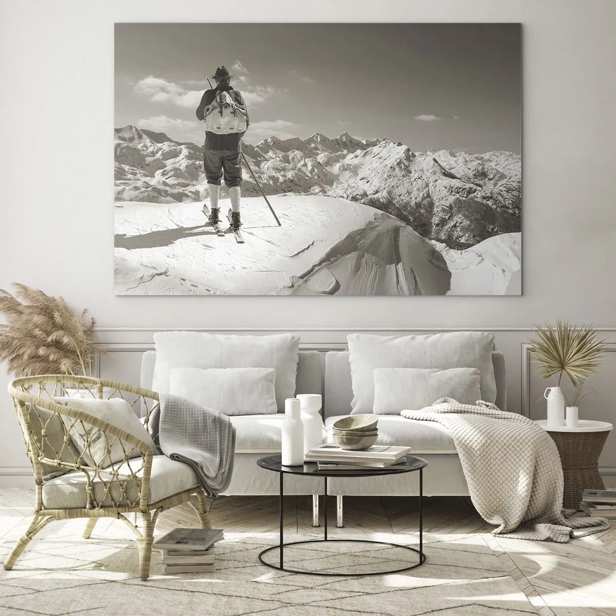 Obraz na skle - Lyžiar na horskom vrchole v čiernobielej farbe - 70x50cm - Rovnaké hory - Moderná nástenná dekorácia do obývacej izby a spálne ARTTOR