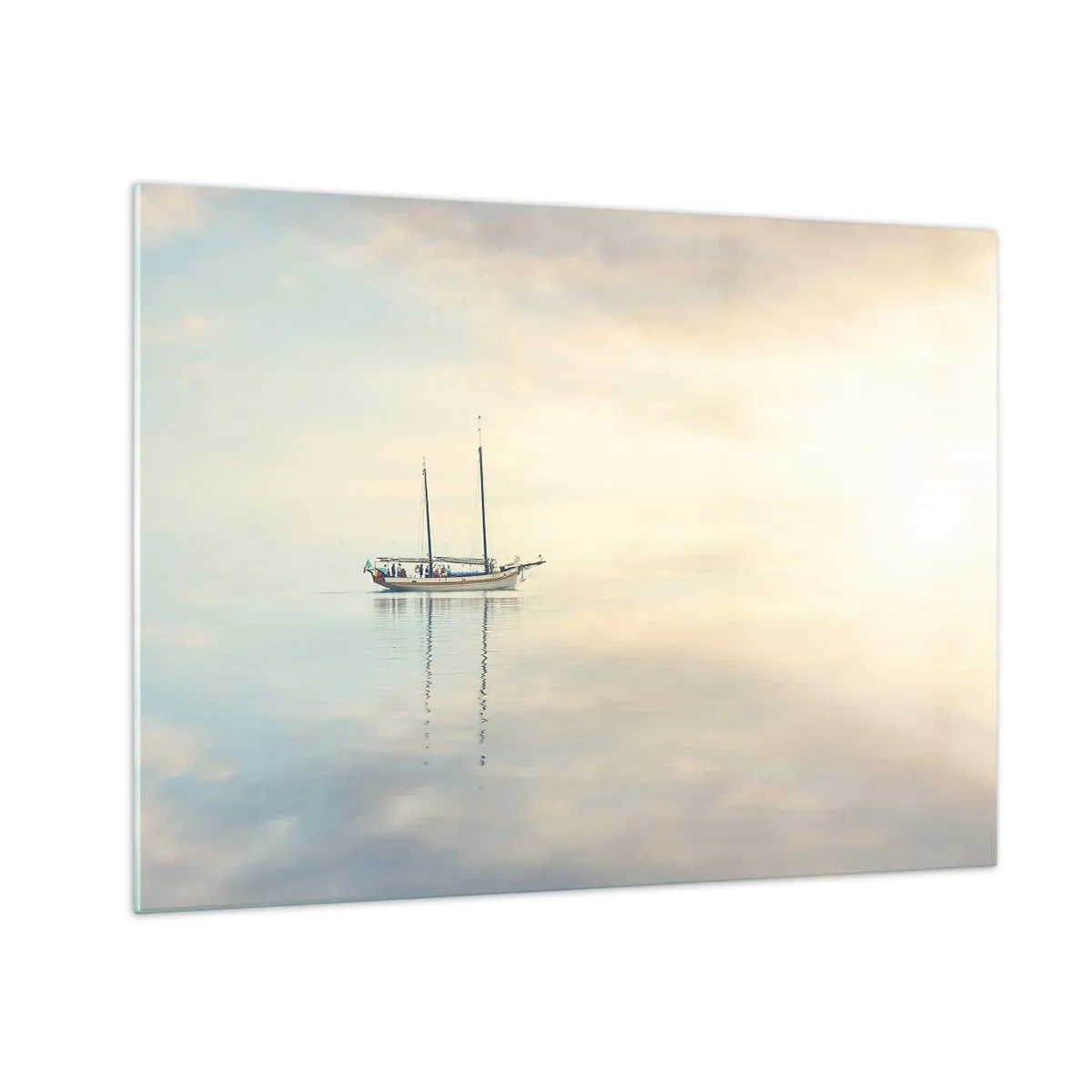 Obraz na skle - Plachetnica unášaná pokojným morom za úsvitu - 70x50cm - V mori ticha - Moderná nástenná dekorácia do obývacej izby a spálne ARTTOR