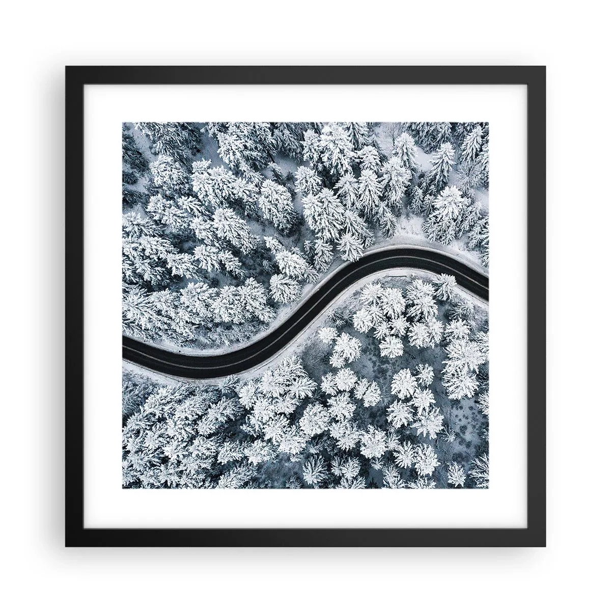 Plagát v čiernom ráme - Zimným lesom - 40x40 cm