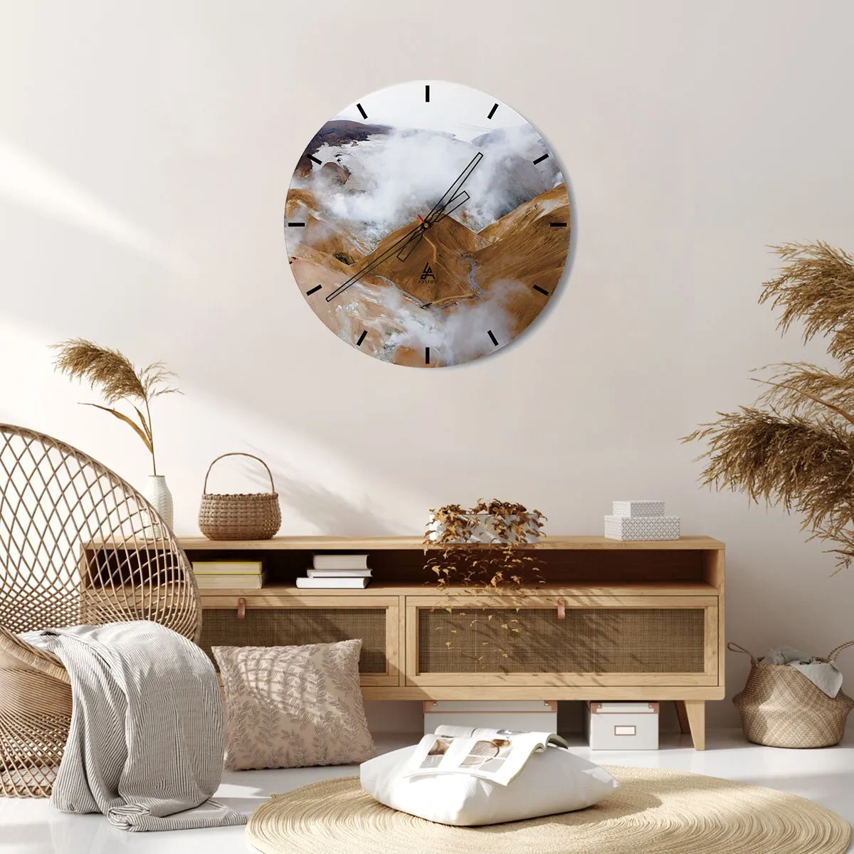 Nástenné hodiny - Islandská horská krajina s hmlami visiacimi nad údolím - 30x30cm - Drsná krása Islandu - Moderná nástenná dekorácia do obývacej izby, kuchyne a spálne ARTTOR