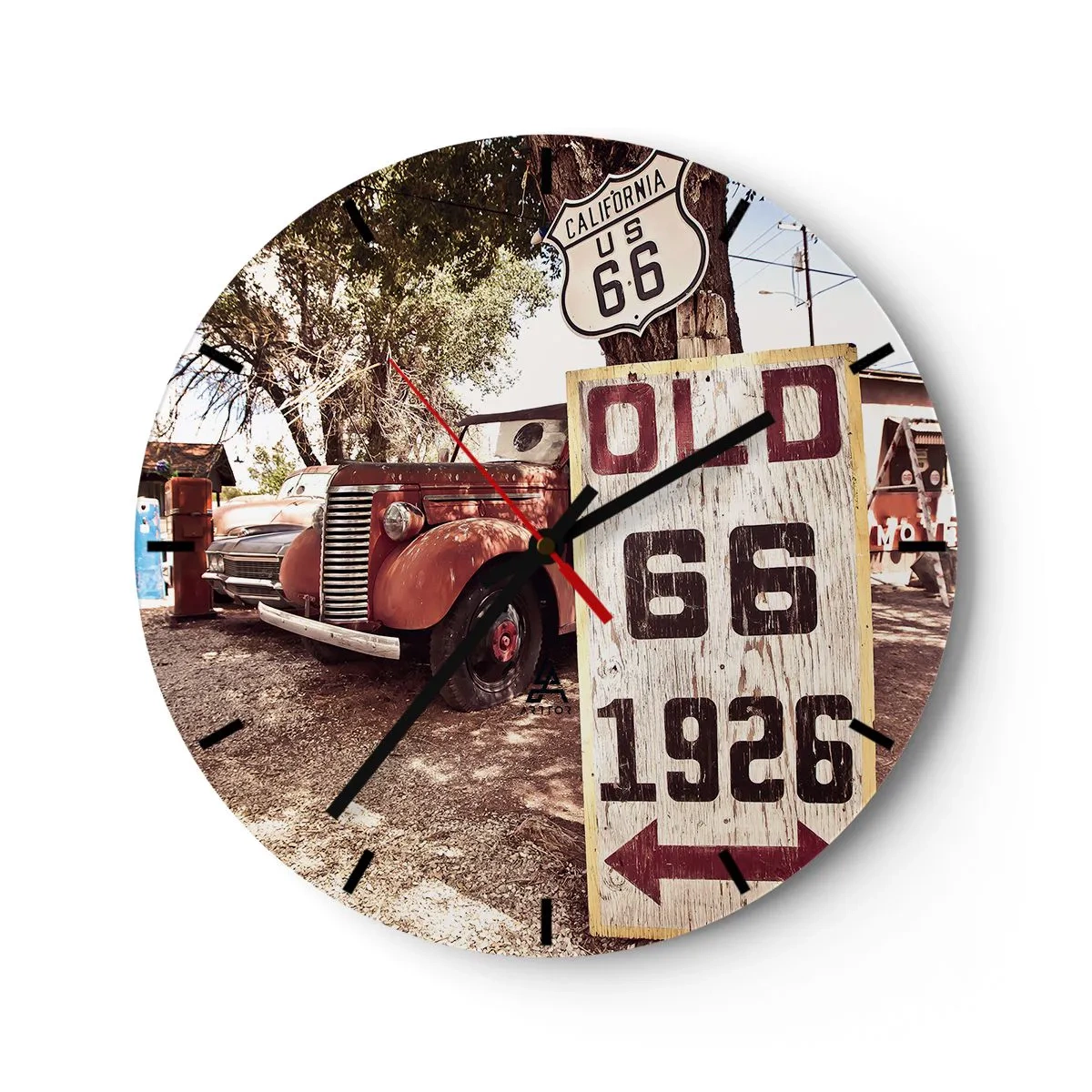 Nástenné hodiny - Veterán pred značkou Route 66 a drevenou plaketou. - 30x30cm - Legenda americkej provincie - Moderná nástenná dekorácia do obývacej izby, kuchyne a spálne ARTTOR