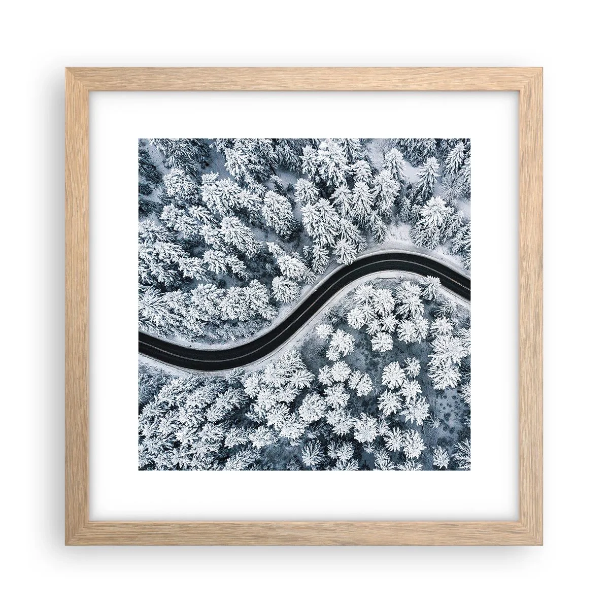 Plagát v ráme zo svetlého duba - Zimným lesom - 30x30 cm