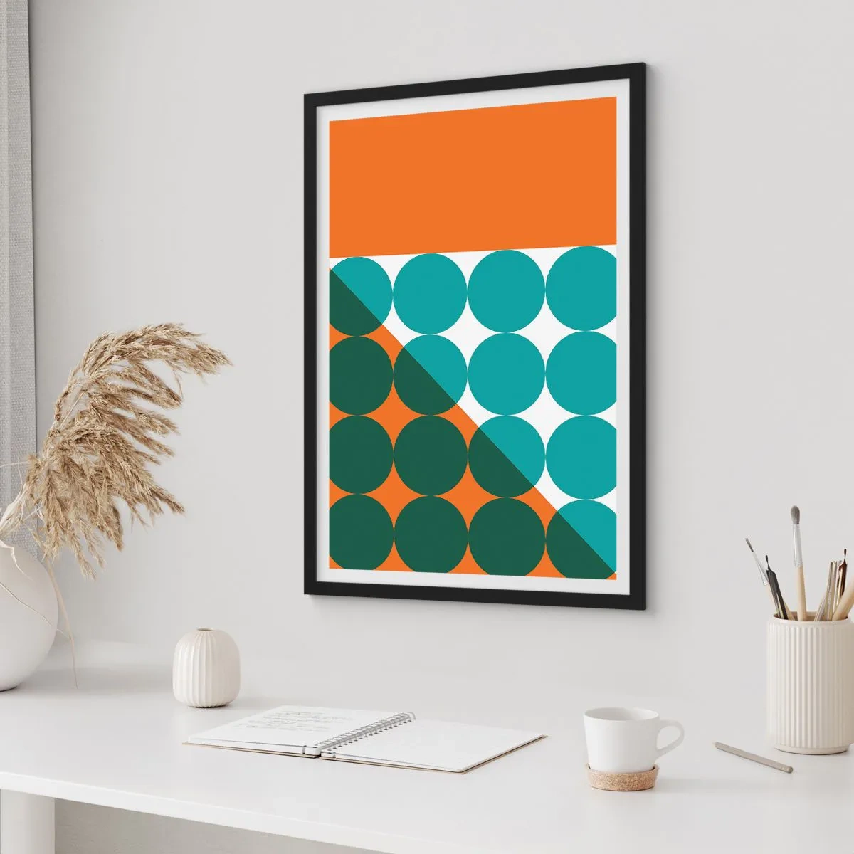 Plagát v čiernom ráme - Abstraktná geometrická kompozícia s kruhmi v odtieňoch oranžovej a zelenej. - 50x70cm - Hore a šikmo - Moderná nástenná dekorácia do obývacej izby a spálne ARTTOR