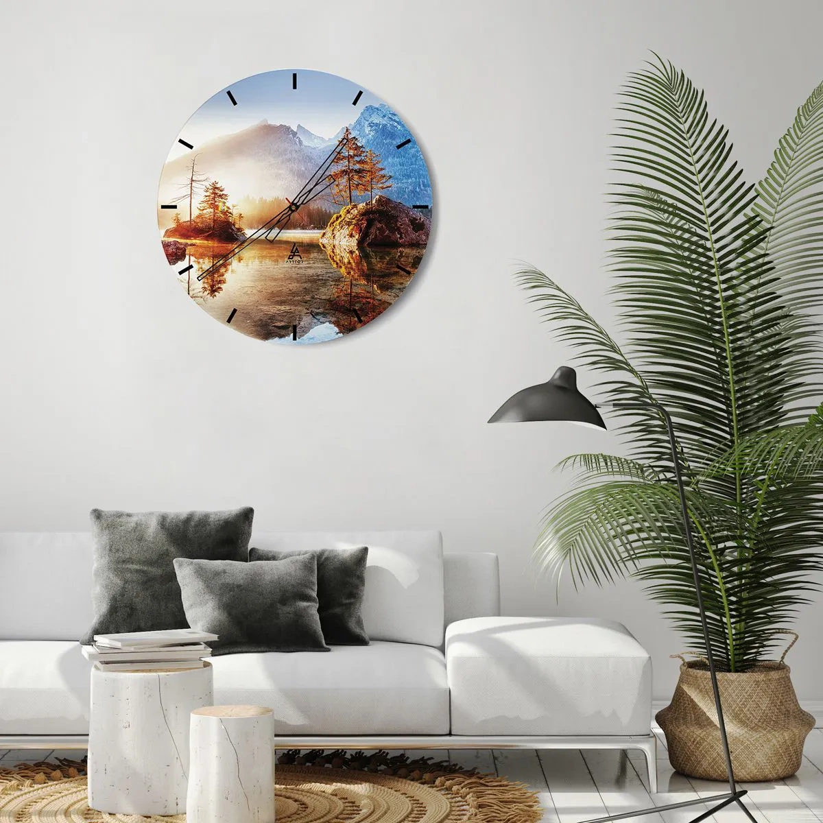Nástenné hodiny - Horské jazero s ostrovmi a stromami v slnečných lúčoch - 30x30cm - Príroda v novom svetle - Moderná nástenná dekorácia do obývacej izby, kuchyne a spálne ARTTOR