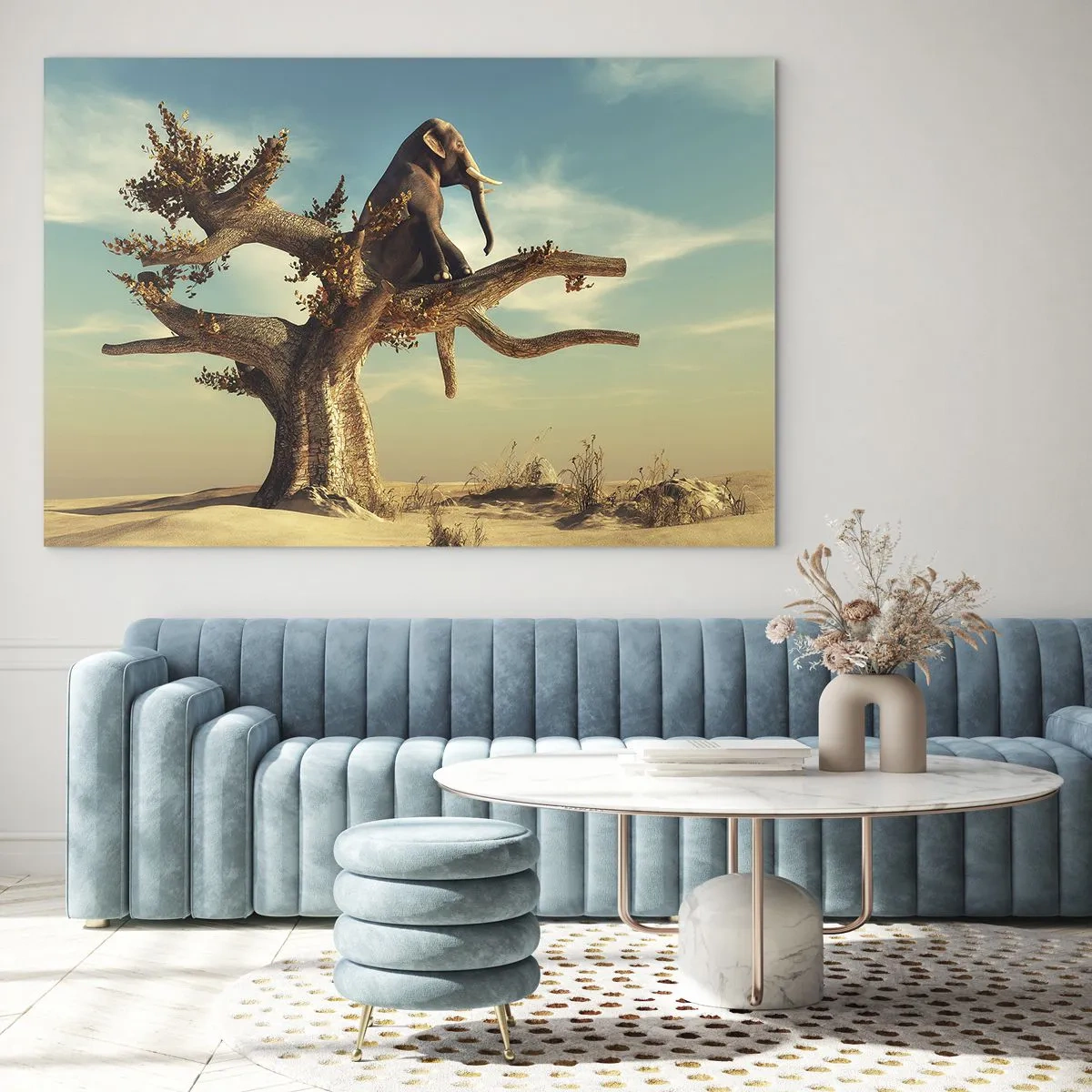 Obraz na skle - Slon sediaci na strome na pozadí púšte - 70x50cm - Nový uhol pohľadu - Moderná nástenná dekorácia do obývacej izby a spálne ARTTOR