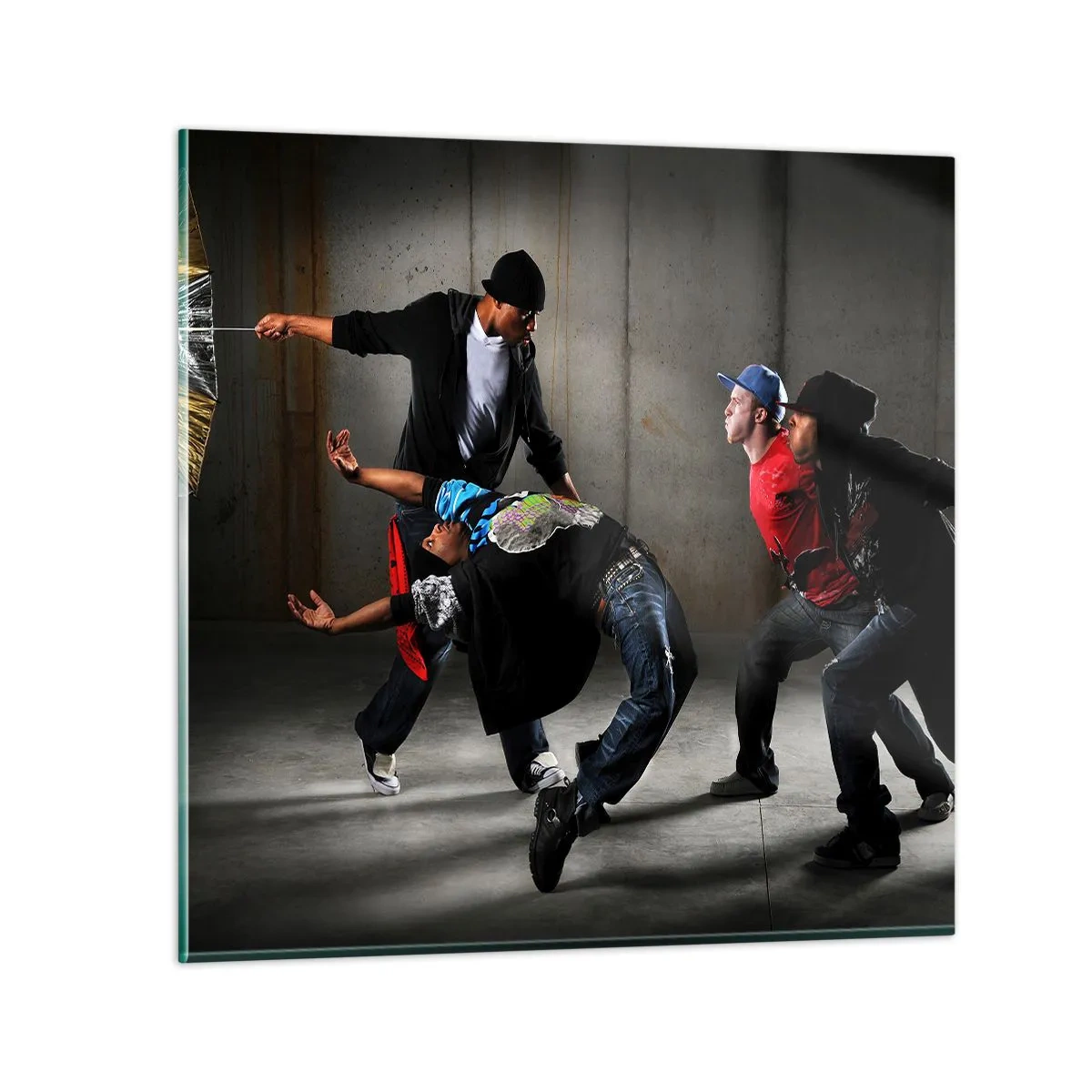Obraz na skle - Tancujúci s pouličným vetrom - 70x70 cm