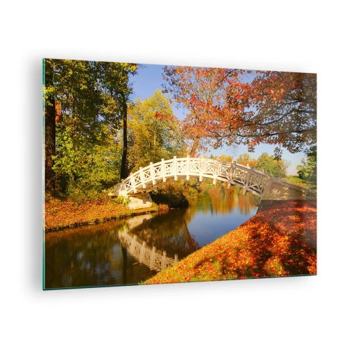 Obraz na skle - Drevený most cez rieku obklopený jesennými farbami - 70x50cm - Na bielom mostíku vzdychov - Moderná nástenná dekorácia do obývacej izby a spálne ARTTOR