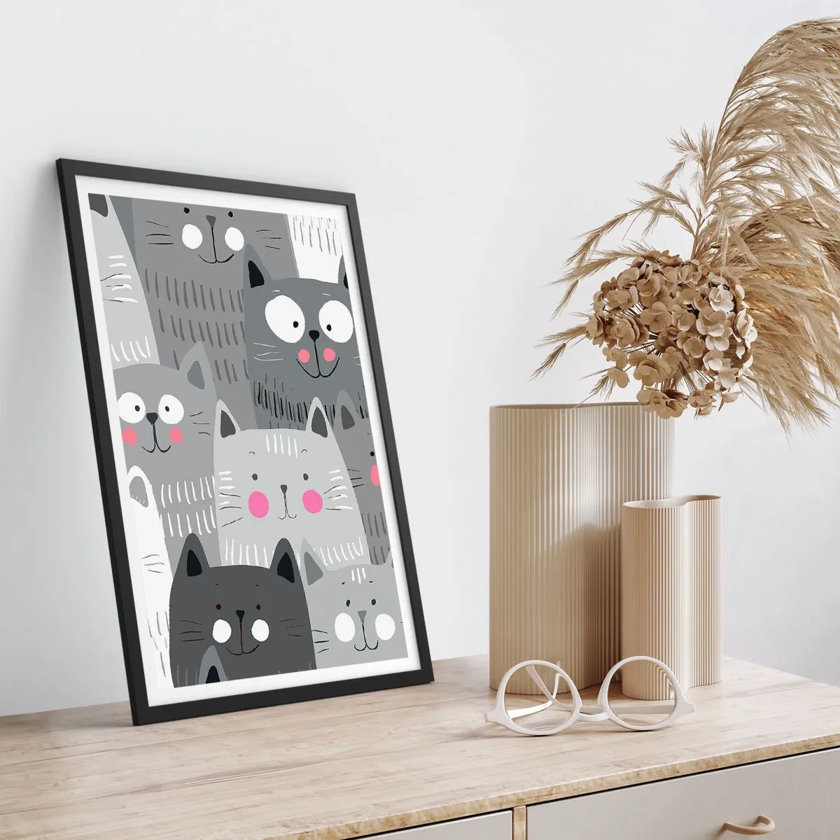 Plagát v čiernom ráme - Zábavné mačky v odtieňoch sivej - 50x70cm - Mačací svet - Moderná nástenná dekorácia do obývacej izby a spálne ARTTOR