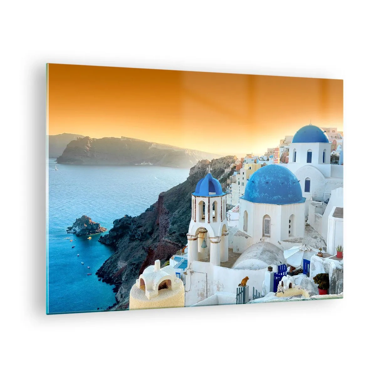 Obraz na skle - Pohľad na Santorini s jeho modrými kupolami a útesmi - 70x50cm - Santorini - v náruči skál - Moderná nástenná dekorácia do obývacej izby a spálne ARTTOR