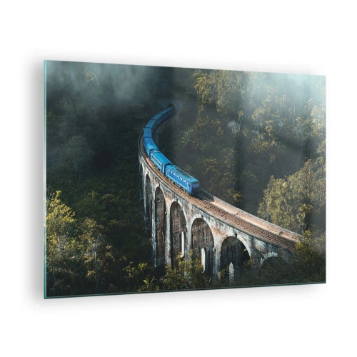 Obraz na skle - Modrý vlak cestujúci pozdĺž kamenného viaduktu v lese - 70x50cm - Príťažlivosť prírody - Moderná nástenná dekorácia do obývacej izby a spálne ARTTOR