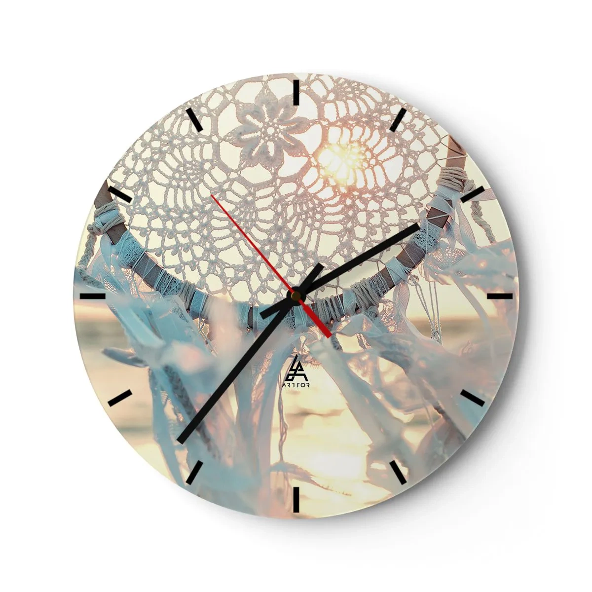 Nástenné hodiny - Lapač snov z čipky so stuhami v lúčoch západu slnka - 30x30cm - Čipkový totem - Moderná nástenná dekorácia do obývacej izby, kuchyne a spálne ARTTOR