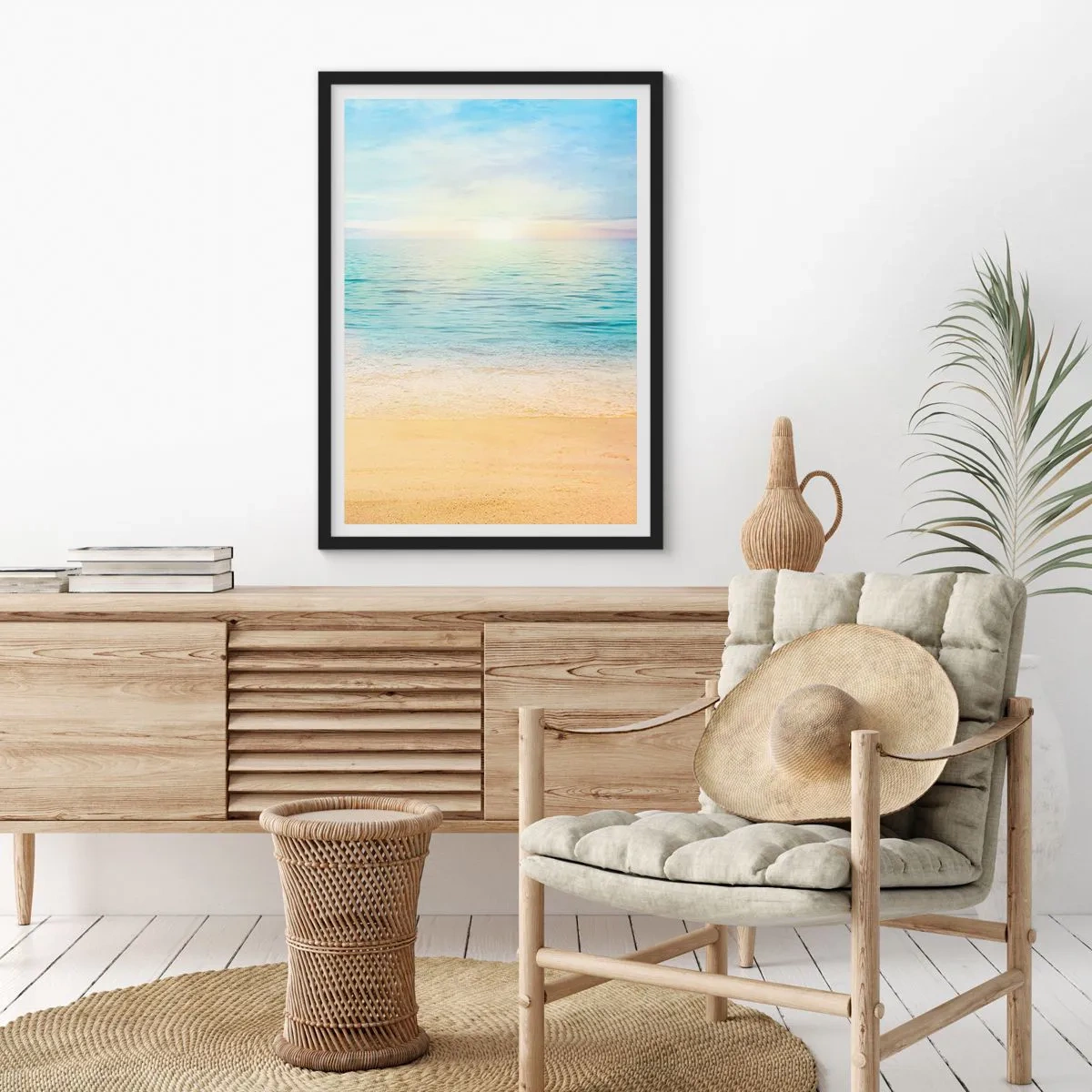Plagát v čiernom ráme - Pokojný výhľad na pláž a more pri východe slnka - 50x70cm - Veľká modrá - Moderná nástenná dekorácia do obývacej izby a spálne ARTTOR