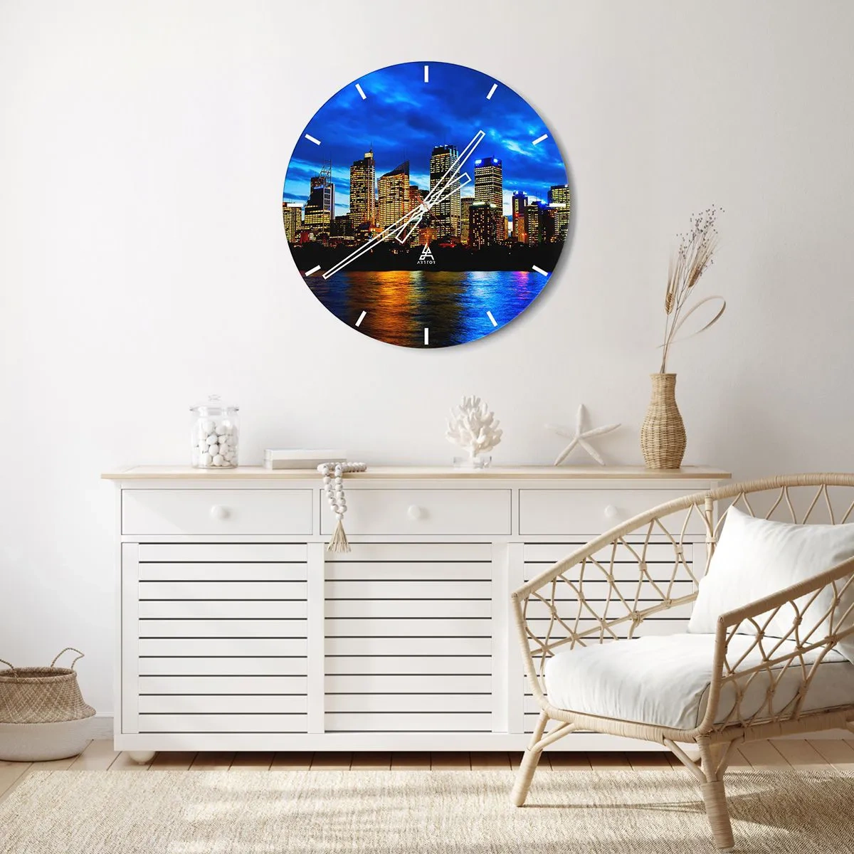 Nástenné hodiny - Panoráma nočného mesta so svetlami odrážajúcimi sa vo vode - 30x30cm - Noc svetiel a farieb - Moderná nástenná dekorácia do obývacej izby, kuchyne a spálne ARTTOR