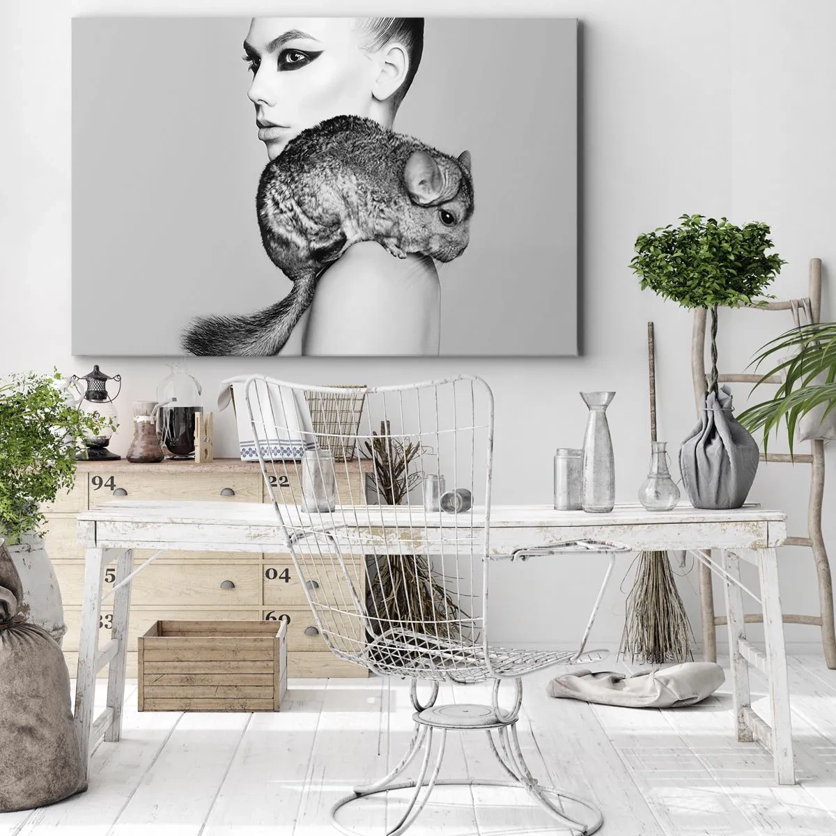 Obraz na plátne - Štylizovaná žena s činčilou v elegantnej čiernobielej kompozícii - 70x50cm - Dáma s činčilou - Moderná nástenná dekorácia do obývacej izby a spálne ARTTOR