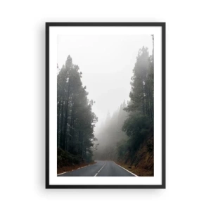 Plagát v čiernom ráme - Kľukatá cesta medzi stromami zahalená v hmle - 50x70cm - Príbeh kúzelného lesa - Moderná nástenná dekorácia do obývacej izby a spálne ARTTOR