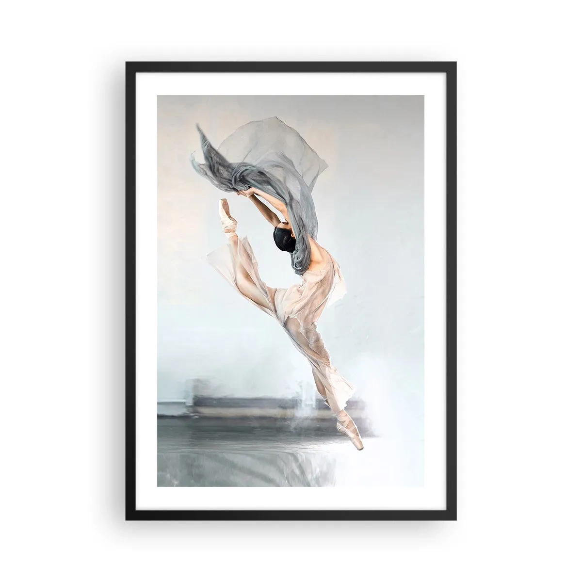 Plagát v čiernom ráme - Baletka tancuje s jemnou šatkou na svetlom pozadí - 50x70cm - V tanečnom vytrhnutí - Moderná nástenná dekorácia do obývacej izby a spálne ARTTOR