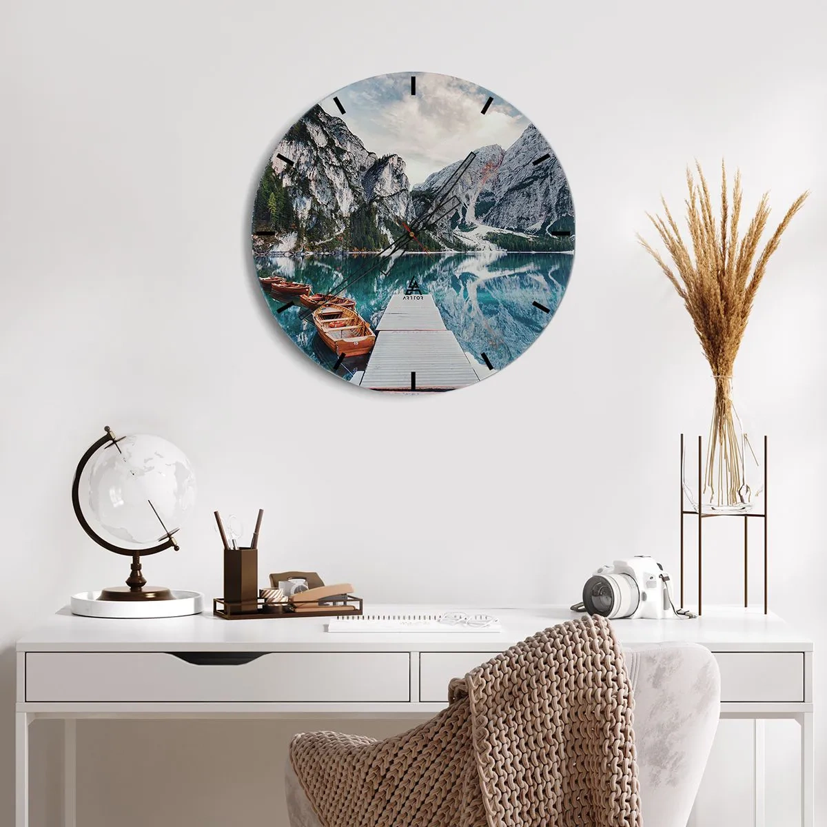 Nástenné hodiny - Ukážeme vám krásu - 40x40 cm