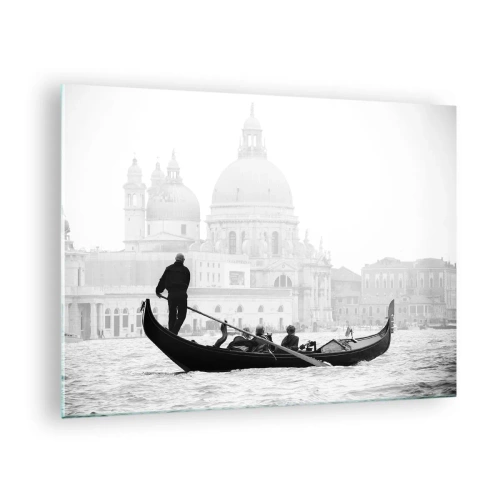 Obraz na skle - Čiernobiela gondola na pozadí Benátok - 70x50cm - Cesta k zdroju krásy - Moderná nástenná dekorácia do obývacej izby a spálne ARTTOR