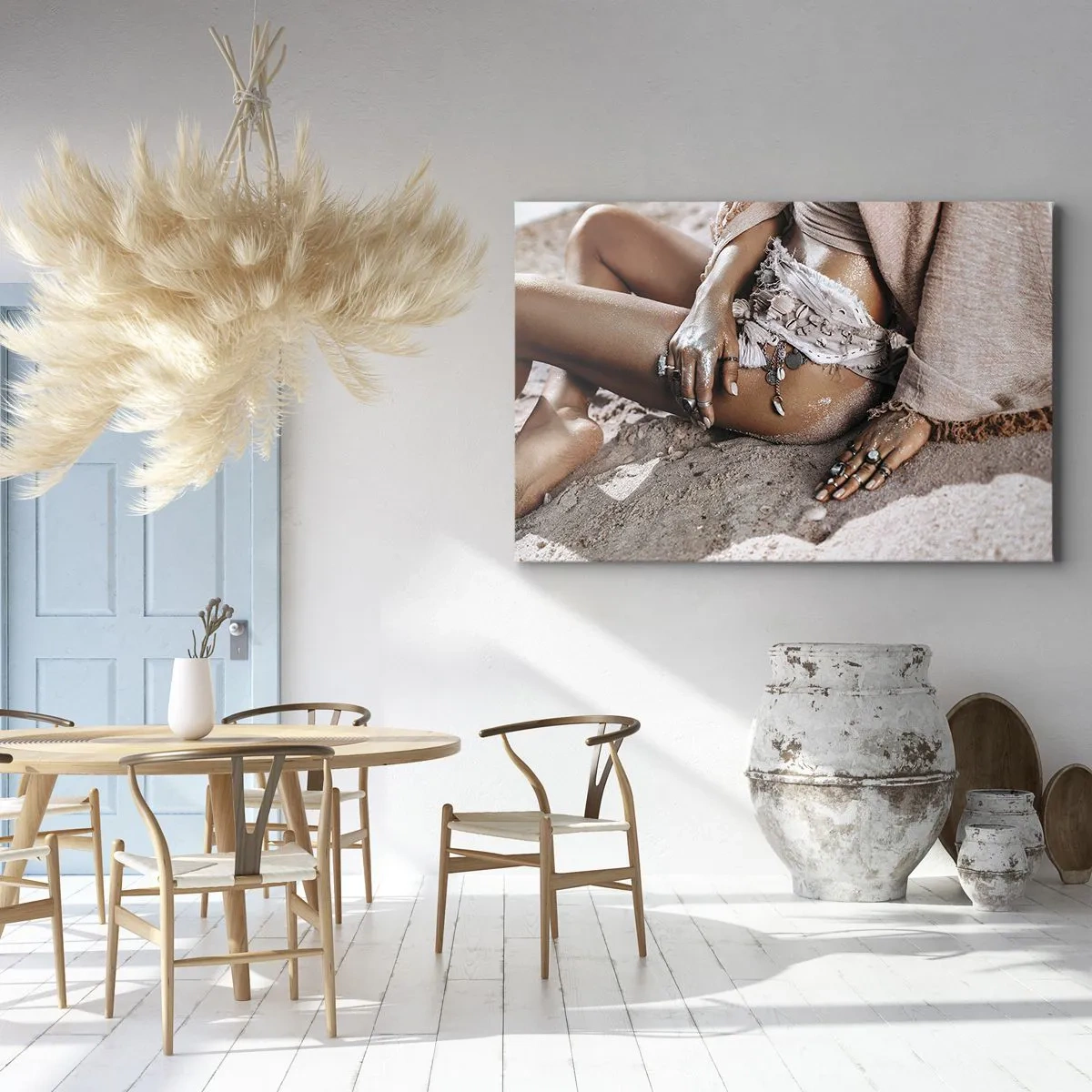 Obraz na plátne - Boho žena na pláži so šperkami - 70x50cm - Vyplavená na breh? - Moderná nástenná dekorácia do obývacej izby a spálne ARTTOR