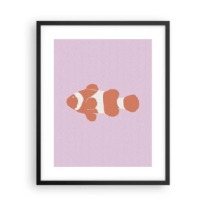 Plagát v čiernom ráme - Korále jej pristanú - 40x50 cm