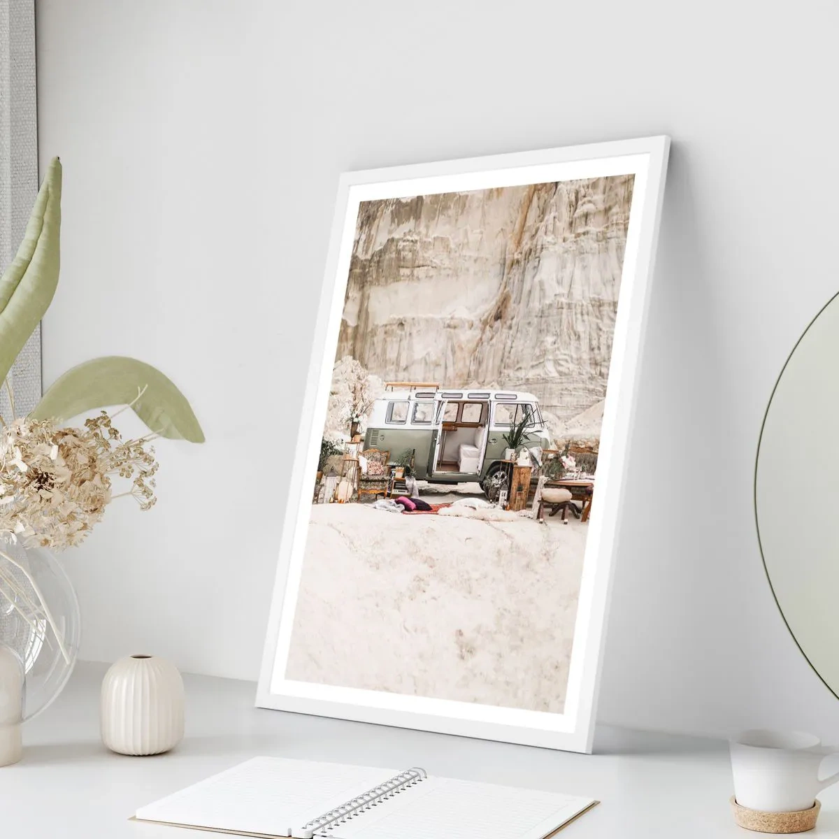 Plagát v bielom ráme - Cesta práve začína - 40x50 cm