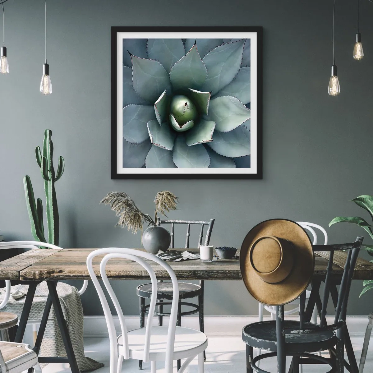 Plagát v čiernom ráme - Zvádza a varuje - 60x60 cm