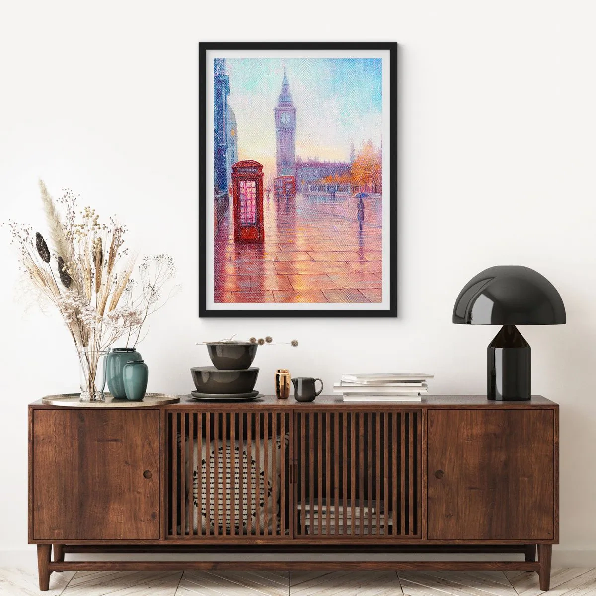 Plagát v čiernom ráme - Big Ben a červená telefónna búdka v daždivý deň - 50x70cm - Londýnsky jesenný deň - Moderná nástenná dekorácia do obývacej izby a spálne ARTTOR