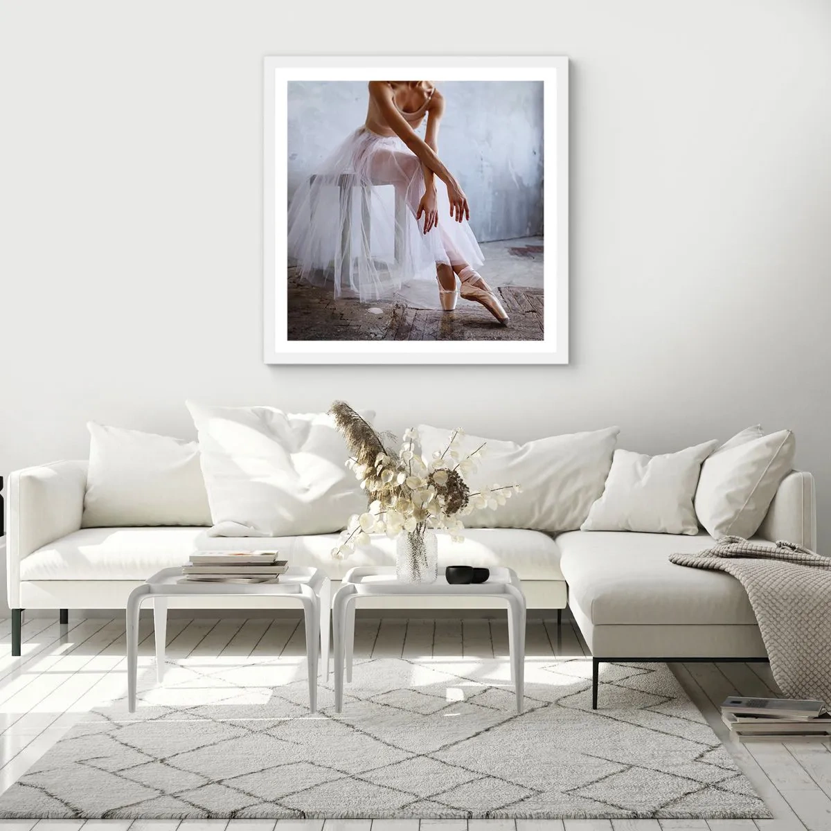 Plagát v bielom ráme - Než sa rozsvietia svetlá rampy - 60x60 cm