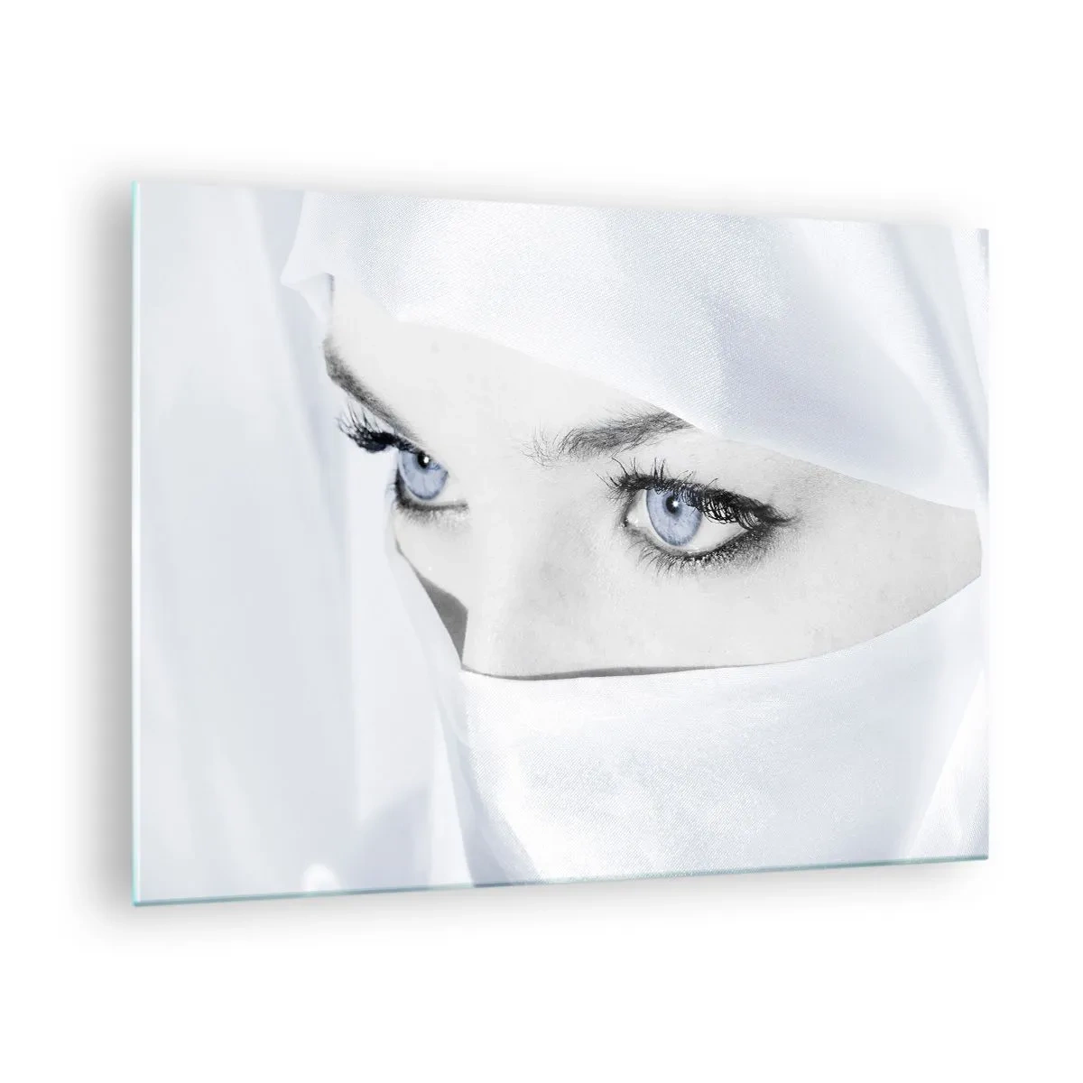 Obraz na skle - Jemný portrét s výraznými modrými očami - 70x50cm - Priamo z tisíca a jednej noci - Moderná nástenná dekorácia do obývacej izby a spálne ARTTOR