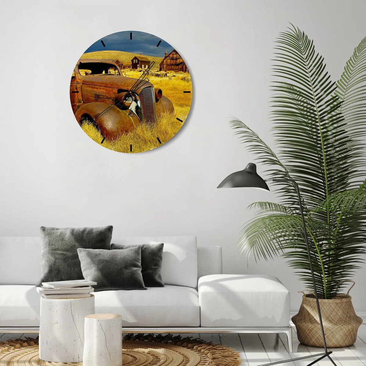 Nástenné hodiny - Staré hrdzavé auto na pozadí opustenej dediny - 30x30cm - Zaslúžený odpočinok - Moderná nástenná dekorácia do obývacej izby, kuchyne a spálne ARTTOR