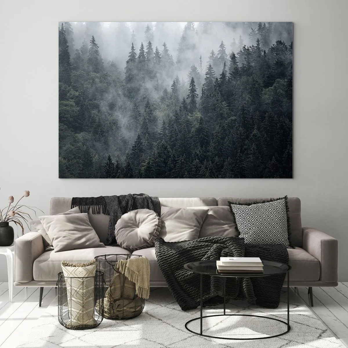 Obraz na skle - Hmla visí nad hustým ihličnatým lesom ráno - 70x50cm - Lesné svitania - Moderná nástenná dekorácia do obývacej izby a spálne ARTTOR
