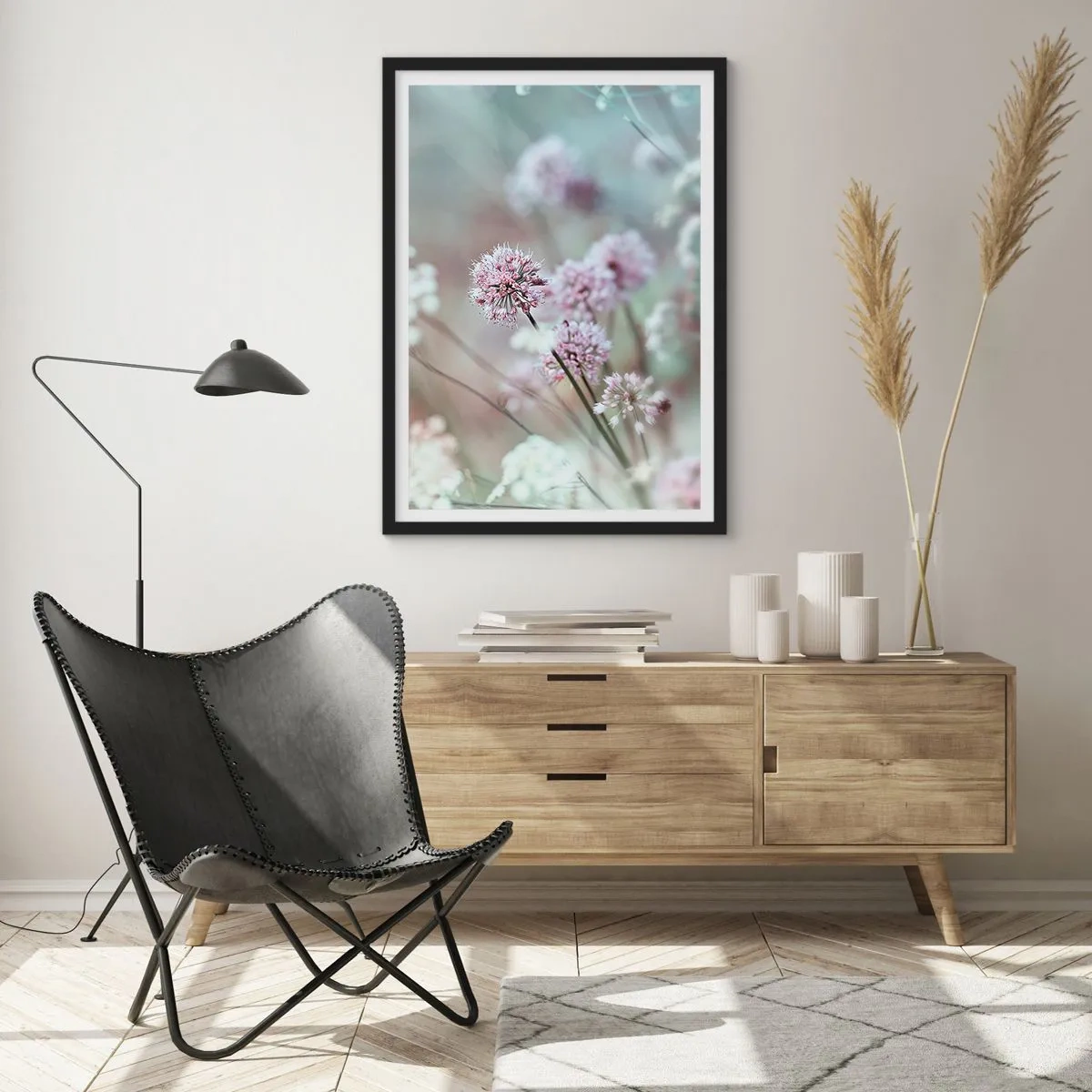 Plagát v čiernom ráme - Jemné kvety v pastelových farbách - 50x70cm - Sladké filigrány byliniek - Moderná nástenná dekorácia do obývacej izby a spálne ARTTOR