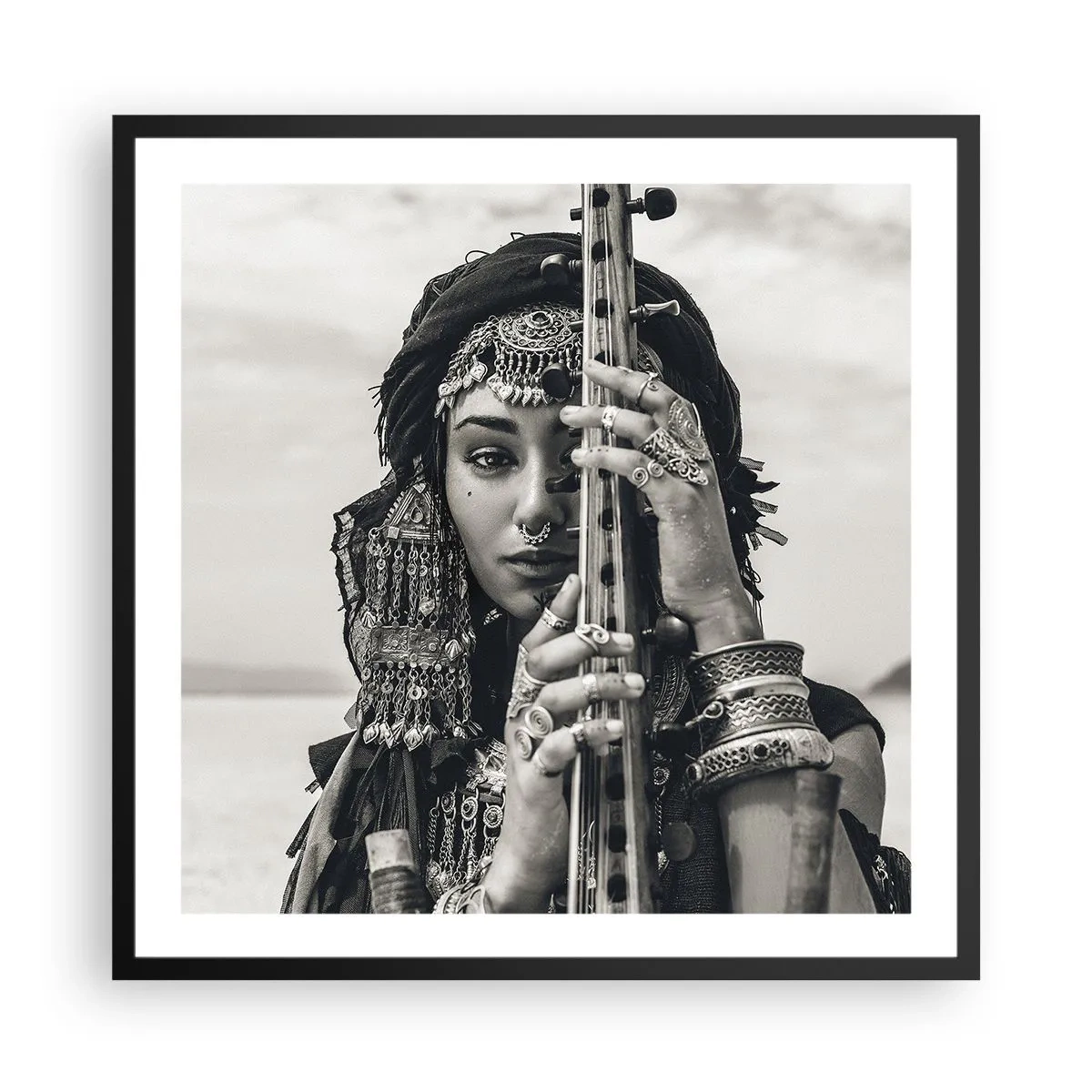 Plagát v čiernom ráme - Samotná hudba orientu - 60x60 cm