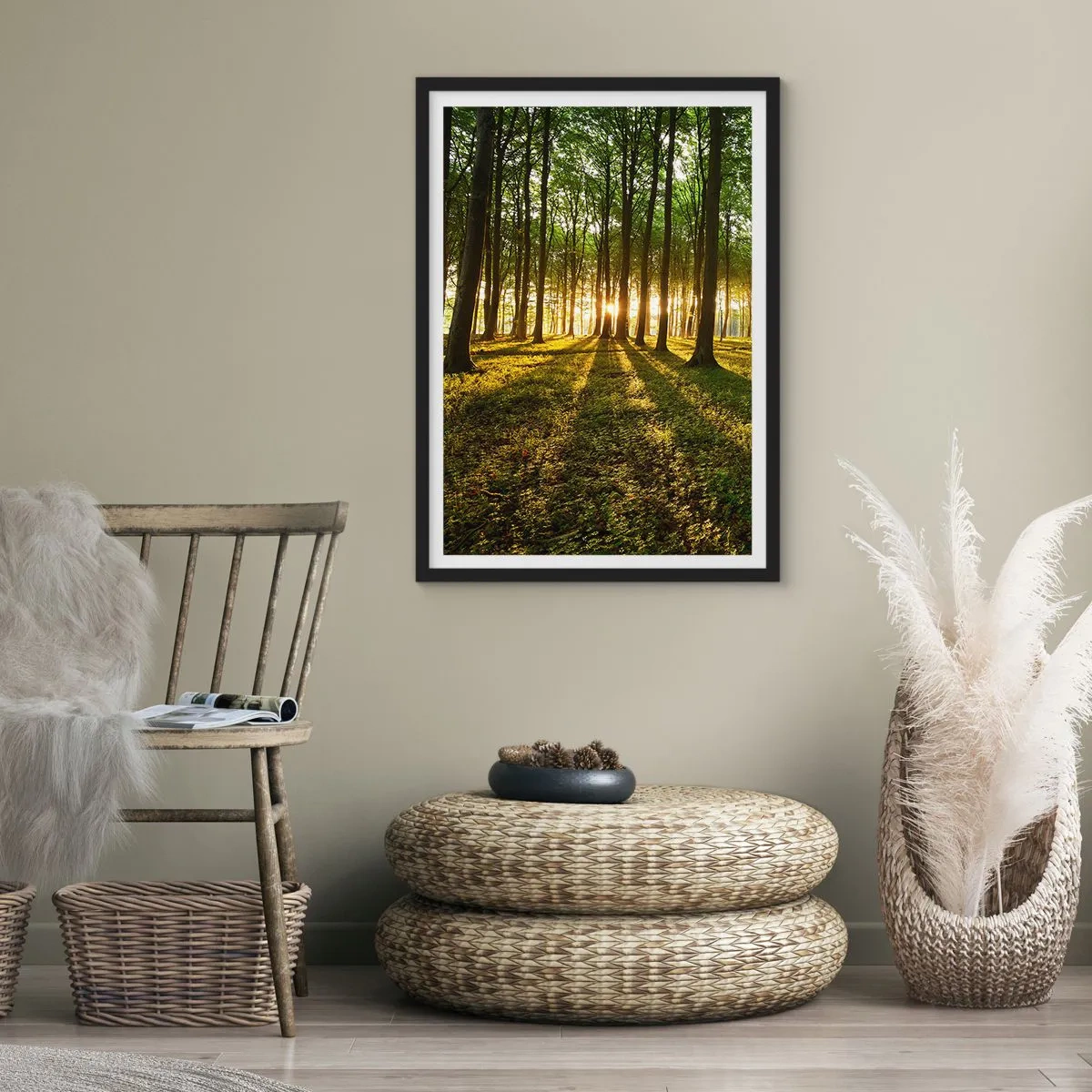 Plagát v čiernom ráme - Les osvetlený lúčmi zapadajúceho slnka - 50x70cm - Fotografie všetkých jarí - Moderná nástenná dekorácia do obývacej izby a spálne ARTTOR