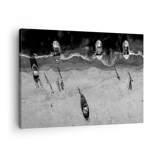 Obraz na plátne - Letecký čiernobiely pohľad na lode na pláži - 70x50cm - Ešte na brehu… - Moderná nástenná dekorácia do obývacej izby a spálne ARTTOR