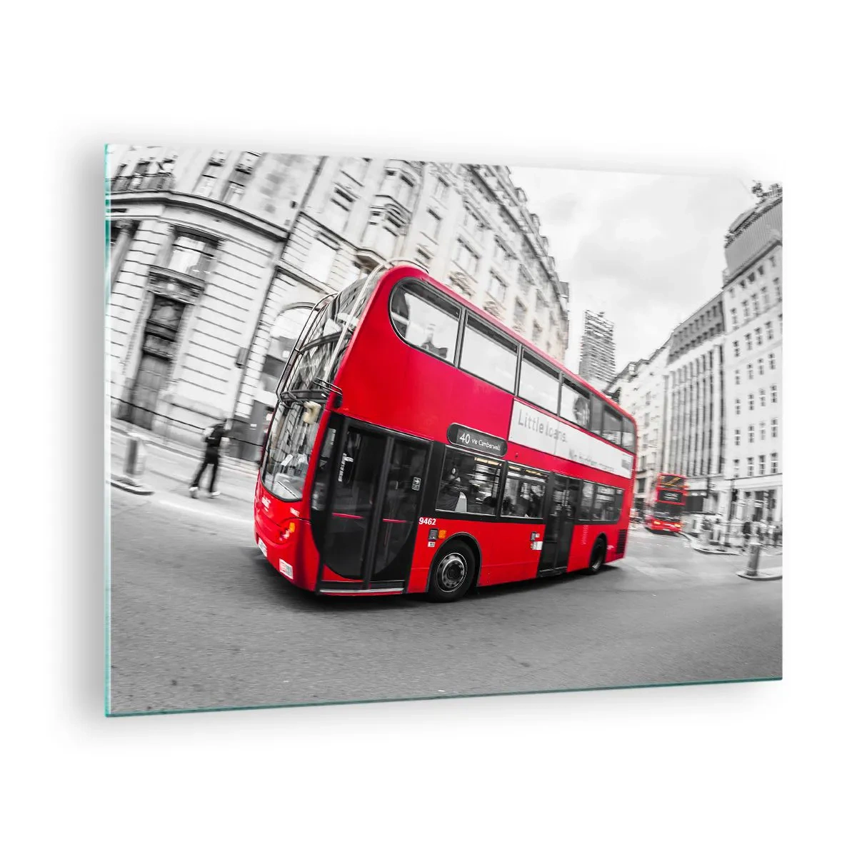 Obraz na skle - Červený autobus v pohybe na pozadí londýnskych ulíc - 70x50cm - Londýn tradične - by bus - Moderná nástenná dekorácia do obývacej izby a spálne ARTTOR